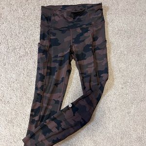 Lululemon fast and free legging in size 4. Color: brown/black camo